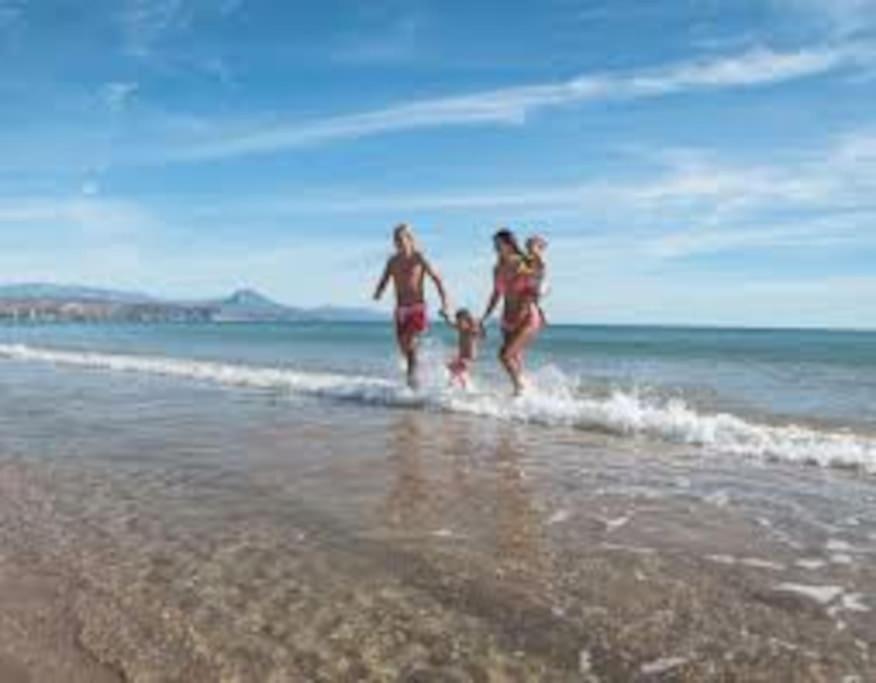 A 1 Minuto De La Playa Del Campello Appartement Buitenkant foto